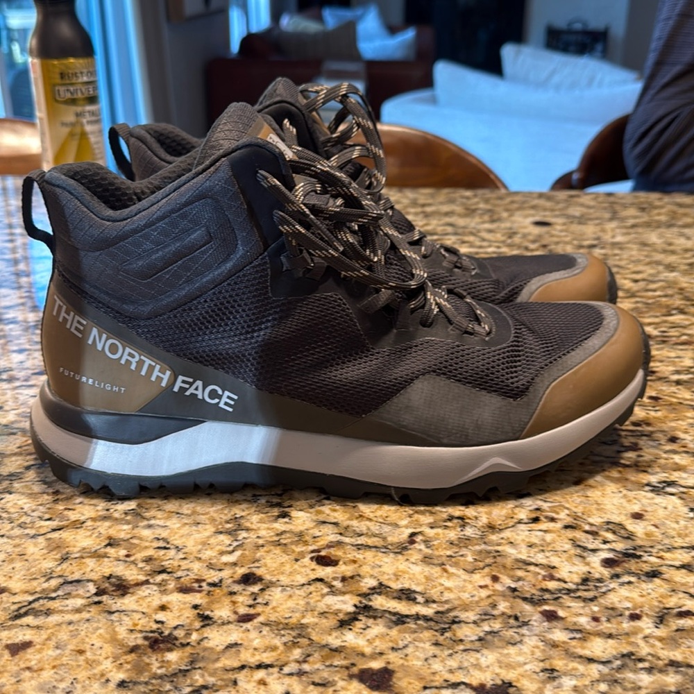 North Face Activist FUTURELIGHT hiking boot Sz 12